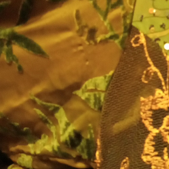 Petie blouse bySencer Alexis. - Picture 6 of 8